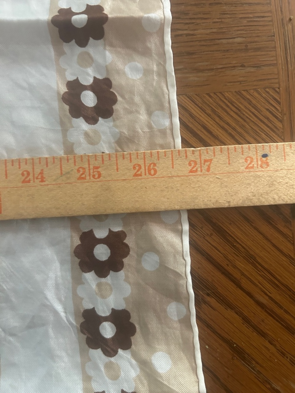 Vintage Daisy Square Scarf - Picture 4 of 10